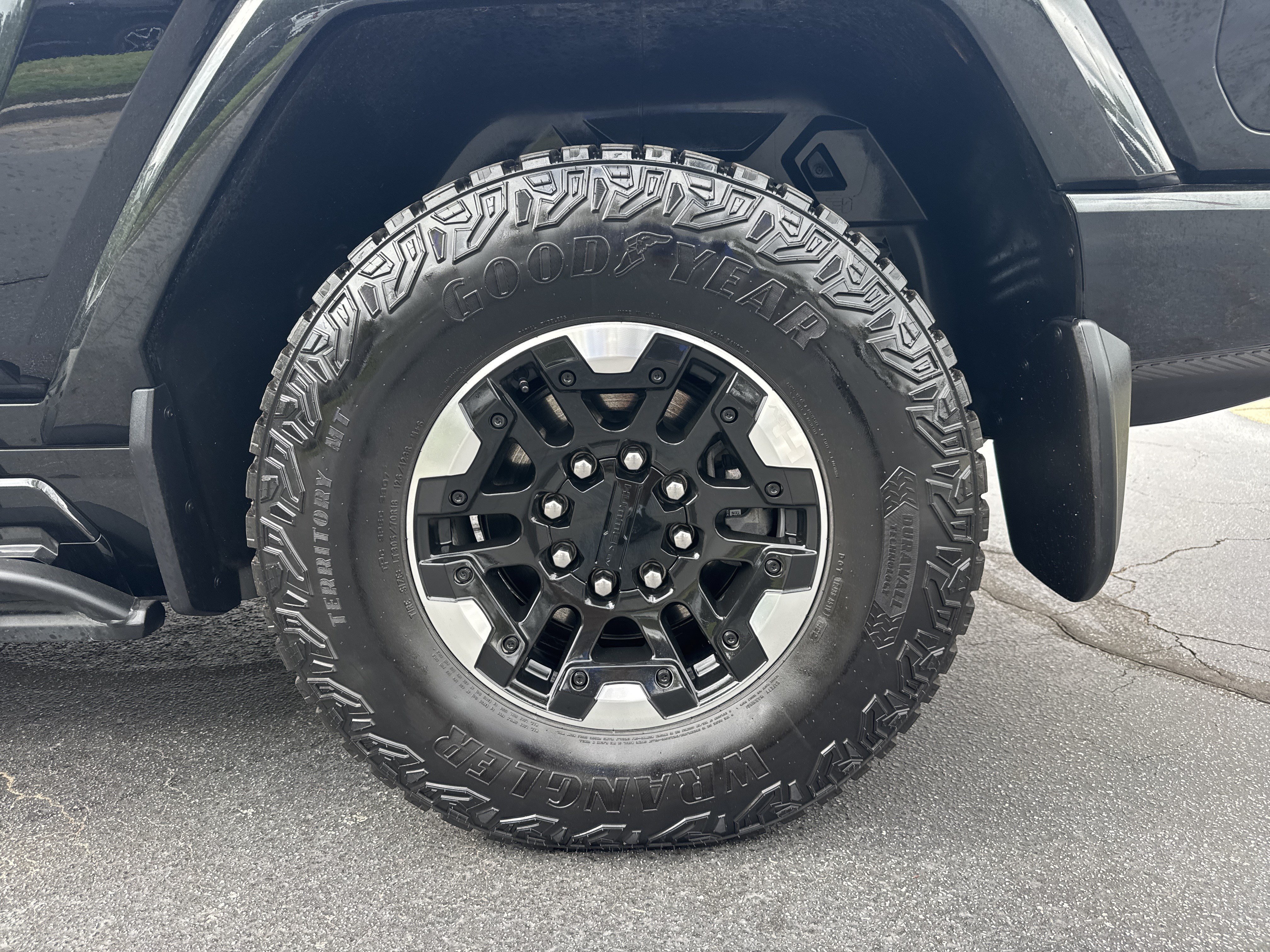 Certified 2024 GMC Hummer EV 3X w/ Extreme Off-Road Package AWD/4WD image 18