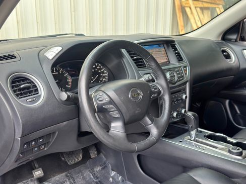 Used 2019 Nissan Pathfinder SL AWD/4WD image 12