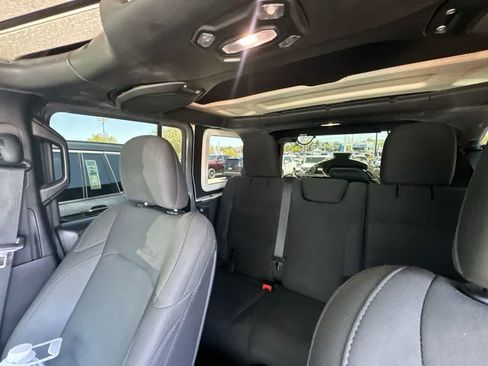 Used 2018 Jeep Wrangler Unlimited Sport S AWD/4WD image 8