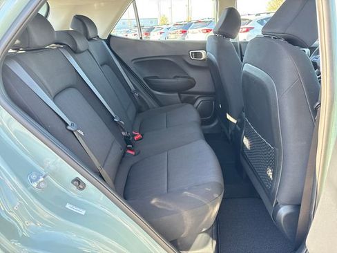 Used 2025 Hyundai Venue SE FWD image 12