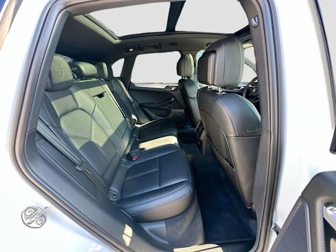 Certified 2026 Porsche Macan AWD/4WD image 29