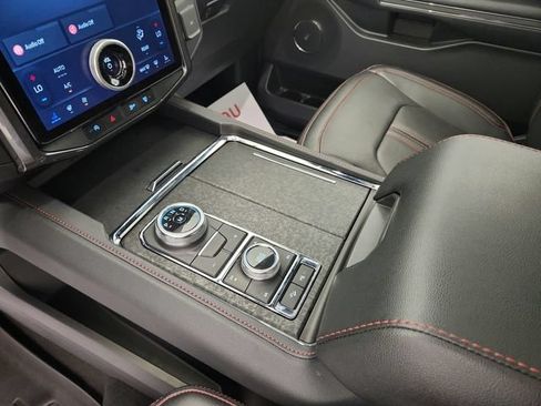 Used 2024 Ford Expedition Limited AWD/4WD image 17