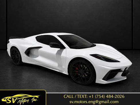 Used 2022 Chevrolet Corvette Stingray Coupe w/ 1LT RWD image 1