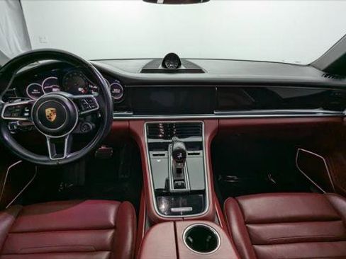 Used 2018 Porsche Panamera 4S image 24