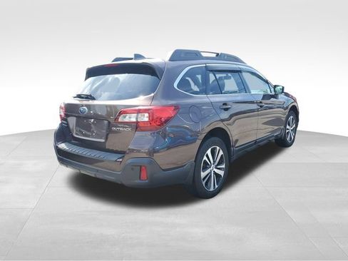 Used 2019 Subaru Outback 2.5i Limited AWD/4WD image 4