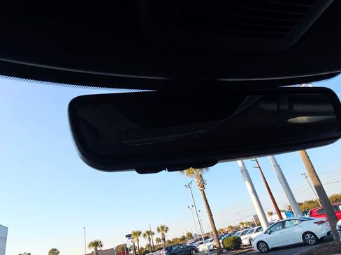 Used 2025 Nissan Pathfinder SL image 26