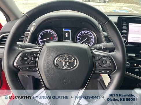 Used 2022 Toyota Camry SE image 6