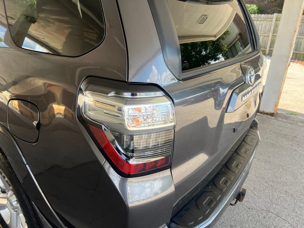 Used 2018 Toyota 4Runner SR5 Premium AWD/4WD image 33