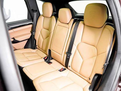 Used 2017 Porsche Cayenne Platinum Edition AWD/4WD image 27