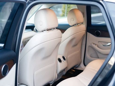 Certified 2022 Mercedes-Benz GLC 300 4MATIC image 19