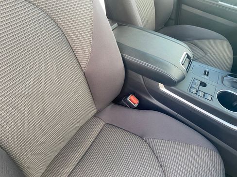 Used 2023 Toyota Highlander LE image 47