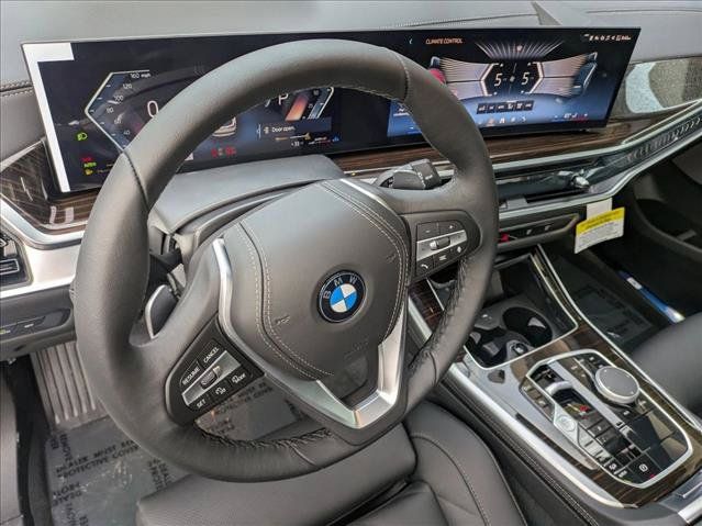Used 2026 BMW X5 xDrive40i w/ Premium Package AWD/4WD image 3