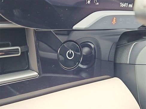 Certified 2025 Porsche Taycan image 30