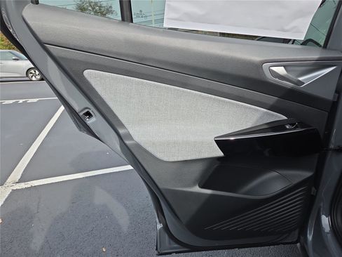 New 2025 Volkswagen ID.4 Pro image 24