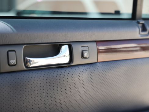 Used 1999 Cadillac Seville STS FWD image 47