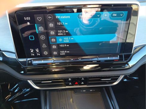 Used 2025 Volkswagen Atlas Cross Sport SE image 37