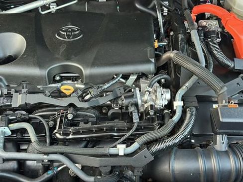 Used 2022 Toyota RAV4 XLE image 35