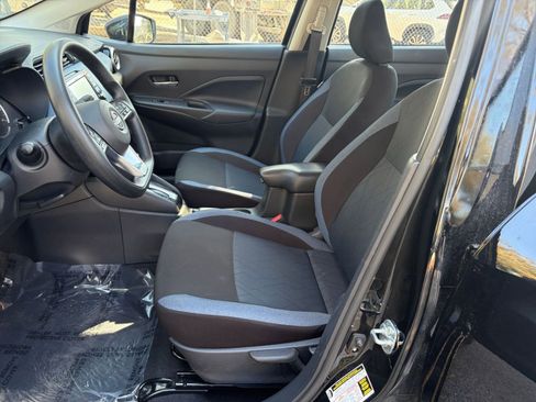 Used 2025 Nissan Versa SV image 23