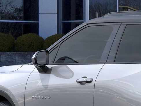 New 2026 Chevrolet Blazer LT w/ Convenience Package FWD image 12