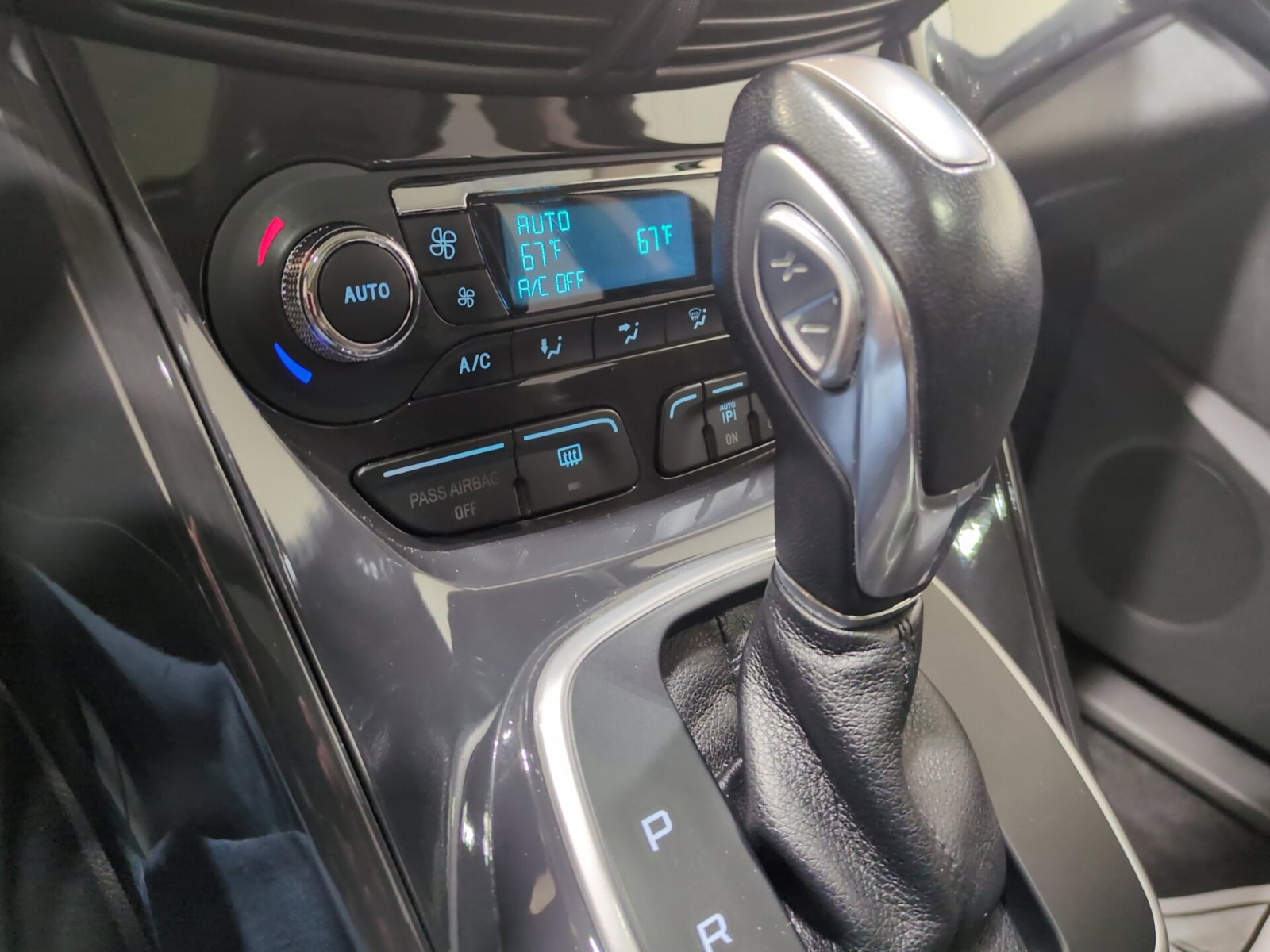 Used 2014 Ford Escape Titanium w/ Equipment Group 401A FWD image 23