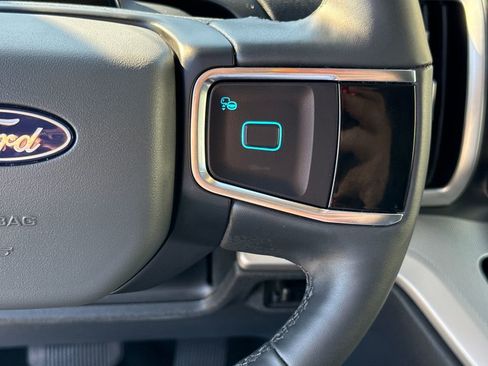 Used 2025 Ford Expedition Active image 17