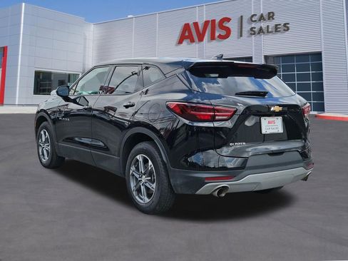 Used 2025 Chevrolet Blazer LT FWD image 3