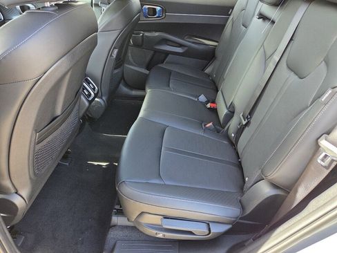 New 2026 Kia Sorento S FWD image 7
