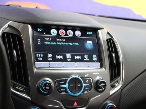 Used 2017 Chevrolet Cruze LT w/ LT True North Edition FWD image 18
