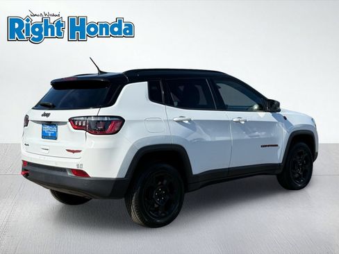 Used 2024 Jeep Compass Trailhawk AWD/4WD image 8