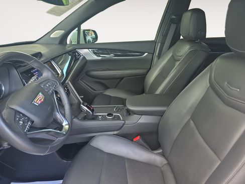 Used 2023 Cadillac XT6 Premium Luxury FWD image 21