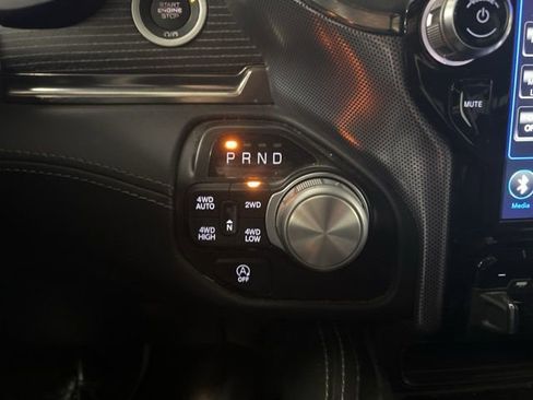 Used 2020 RAM 1500 Limited w/ Black Appearance Package image 15