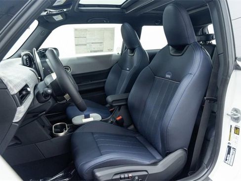 Certified 2025 MINI Cooper 2-Door Hardtop image 22