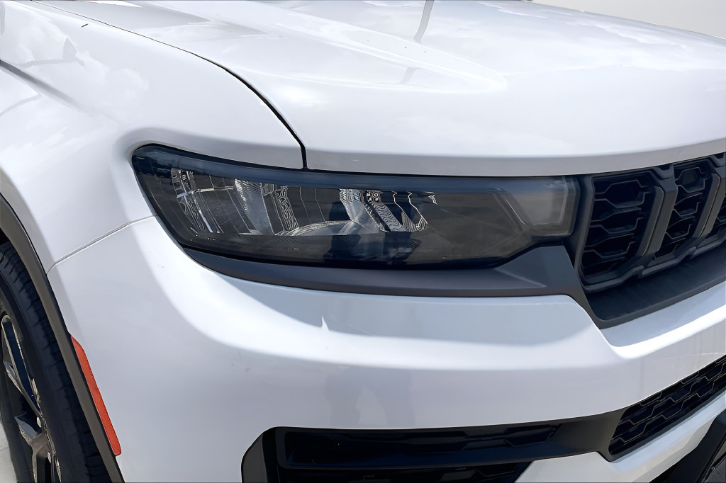 New 2026 Jeep Grand Cherokee Altitude RWD image 23
