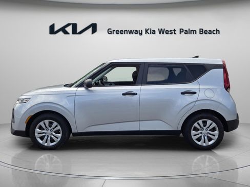 Used 2021 Kia Soul LX image 4