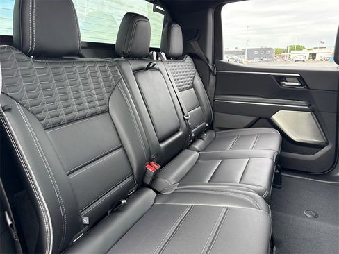 New 2025 GMC Sierra EV Denali image 38