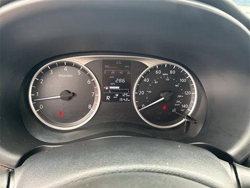 Used 2025 Nissan Kicks Play S image 28