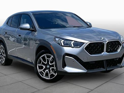 Used 2026 BMW X2 xDrive28i AWD/4WD image 2
