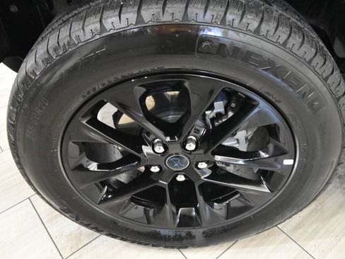 Used 2025 Jeep Wrangler Unlimited Sahara image 10