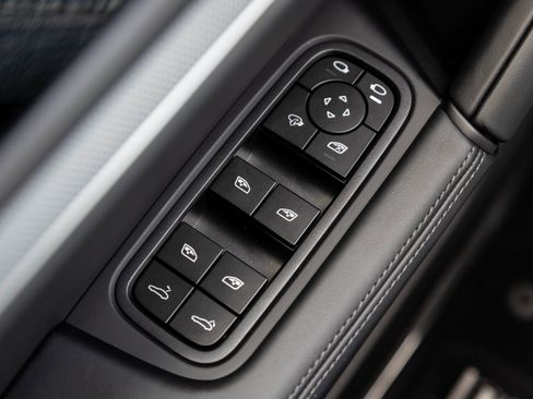 Certified 2025 Porsche Cayenne Coupe image 20