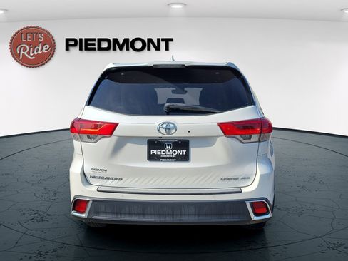 Used 2017 Toyota Highlander Limited AWD/4WD image 6