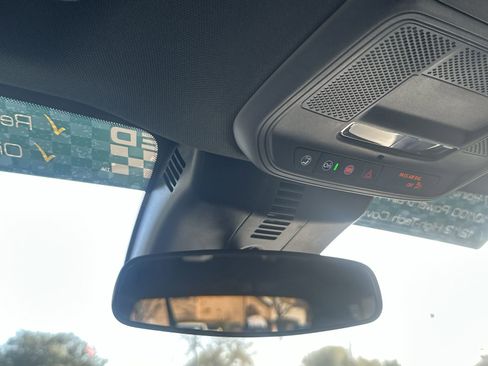 Used 2025 Chevrolet Traverse LT image 29