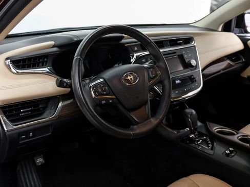 Used 2014 Toyota Avalon XLE FWD image 2