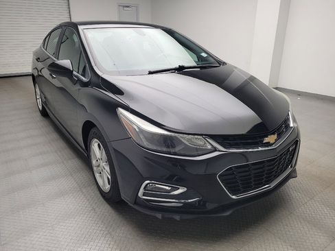 Used 2017 Chevrolet Cruze LT w/ Convenience Package FWD image 13