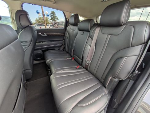 Used 2021 Genesis G70 2.0T w/ Prestige Package image 7