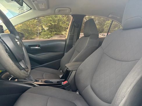 Used 2020 Toyota Corolla LE FWD image 11
