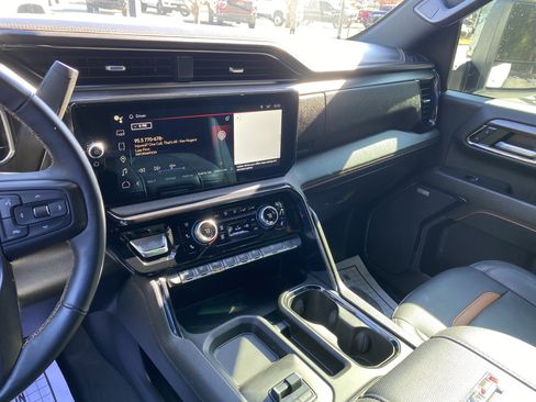 Used 2024 GMC Sierra 2500 AT4 w/ AT4 Premium Plus Package image 25