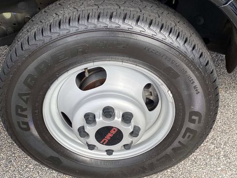 Used 2022 GMC Savana 3500 w/ Power Convenience Package image 10