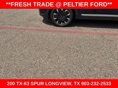Used 2023 Kia Telluride SX AWD/4WD image 5