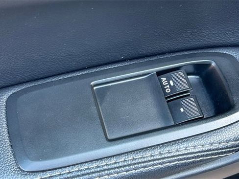 Used 2019 Ford Ranger Lariat w/ Equipment Group 501A Mid image 12