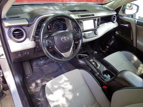 Used 2017 Toyota RAV4 XLE AWD/4WD image 23